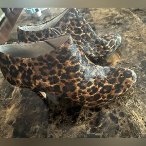 Vince Camuto heels size 8.5